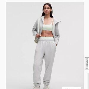 Scuba Mid-Rise Oversized Jogger *Regular
ColourHeathered Core Ultra Light Grey